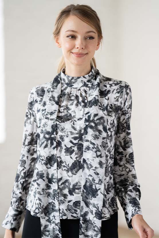 Gray Nuance Flower Two-way Bowtie Blouse | kay me | kay me