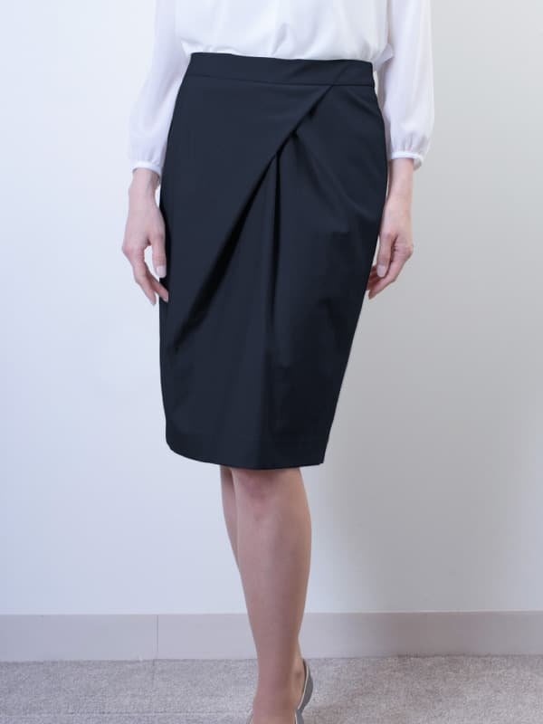 Navy Design Tuck Skirt | kay me | kay me