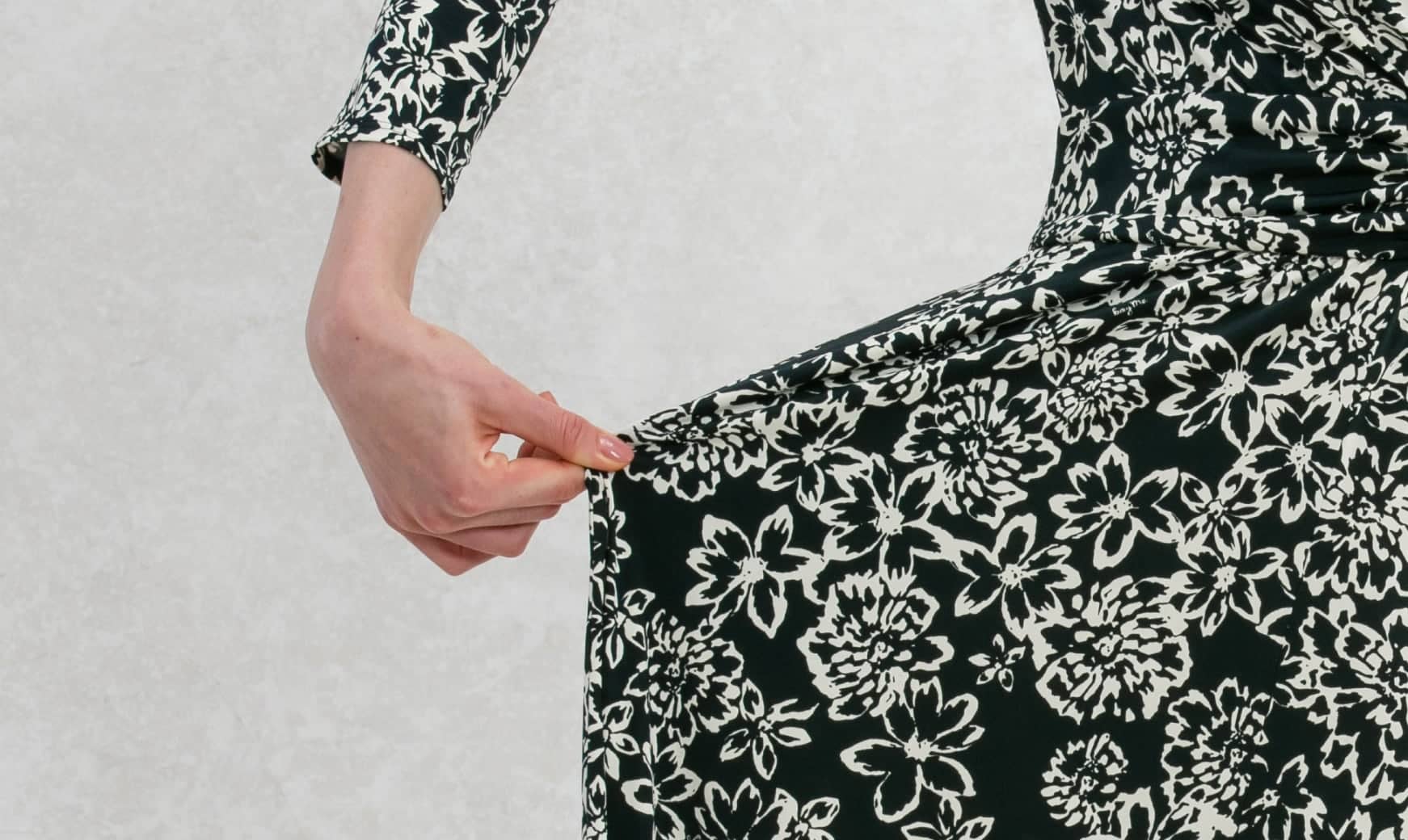 Navy_Flower_Stretch_Detail.jpg