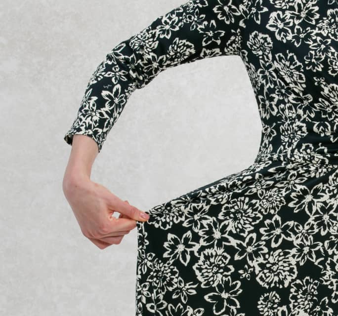 Navy_Flower_Stretch_Detail_Mobile.jpg
