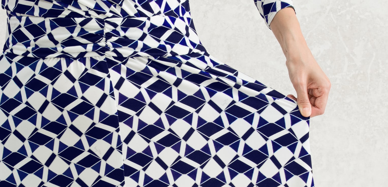 Material_Stretch_Detail_Tablet.jpg