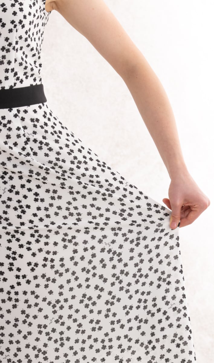 Stretch_Detail_White.jpg